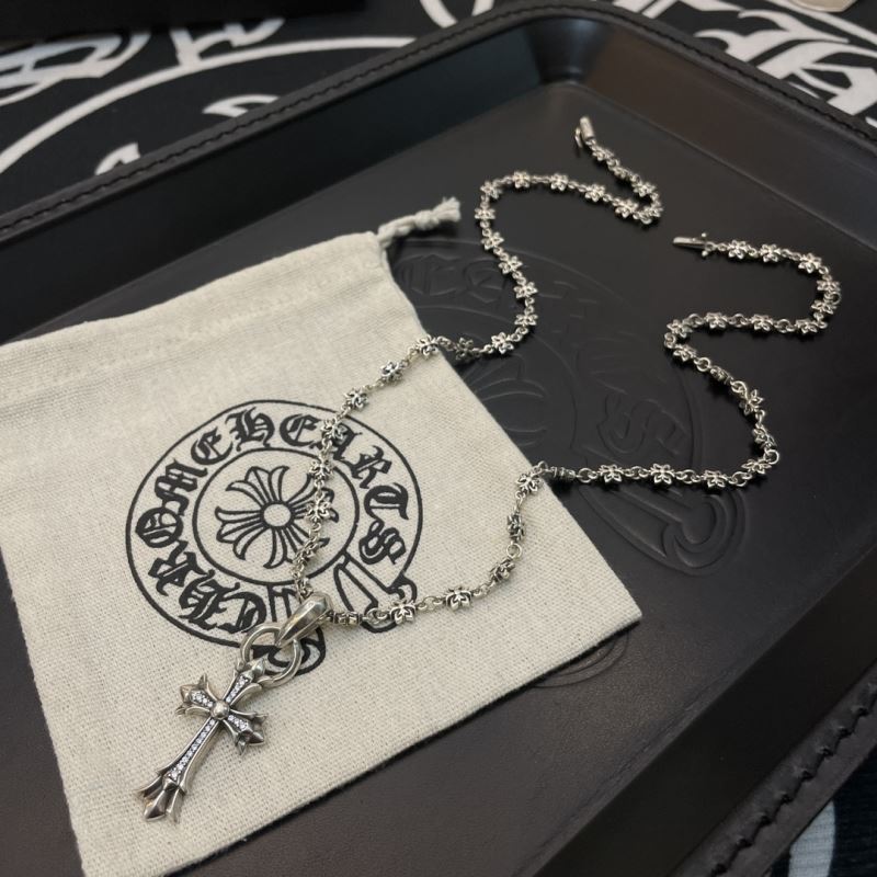 Ch*0me He**ts necklaces